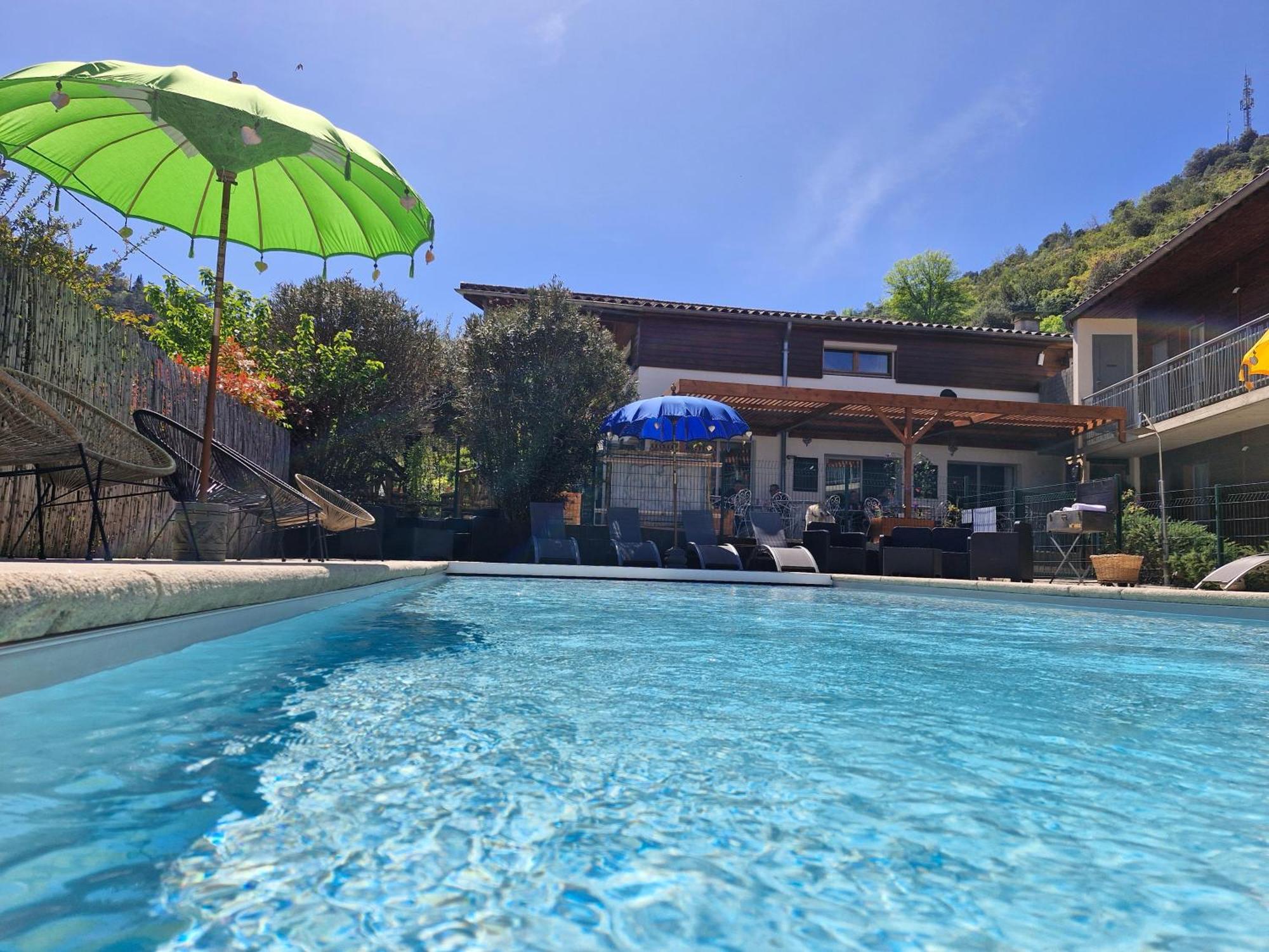 Hotel Le Vanseen 레반 외부 사진
