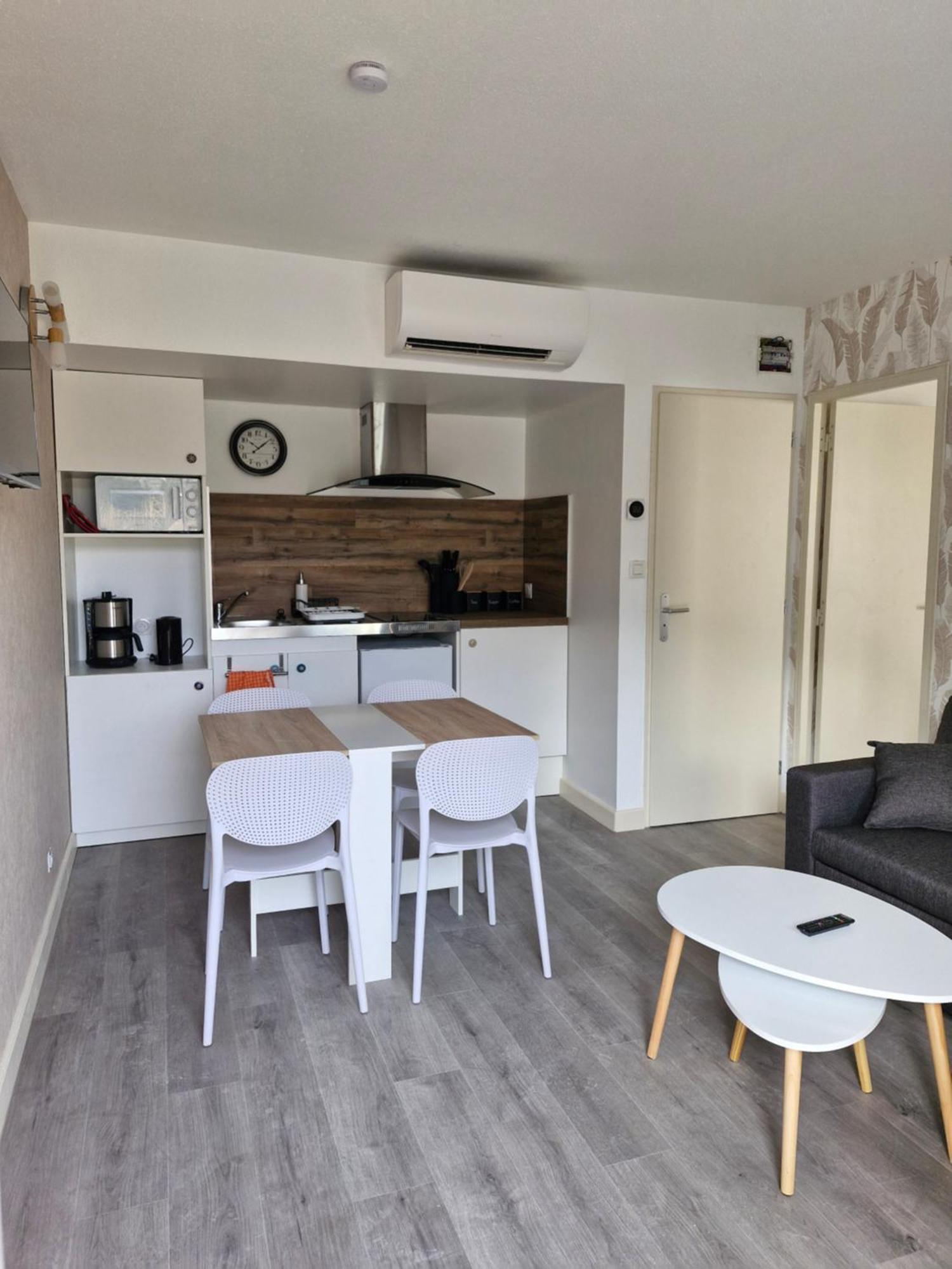 Hotel Le Vanseen 레반 외부 사진